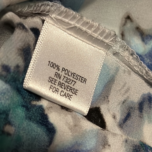 Set of two Apt. 9 sleeveless button front tops (both 1X) EUC! - Picture 4 of 7